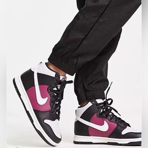 NIKE W DUNK HIGH sneakears-Offers of half off or more ignored/declined/blocked!